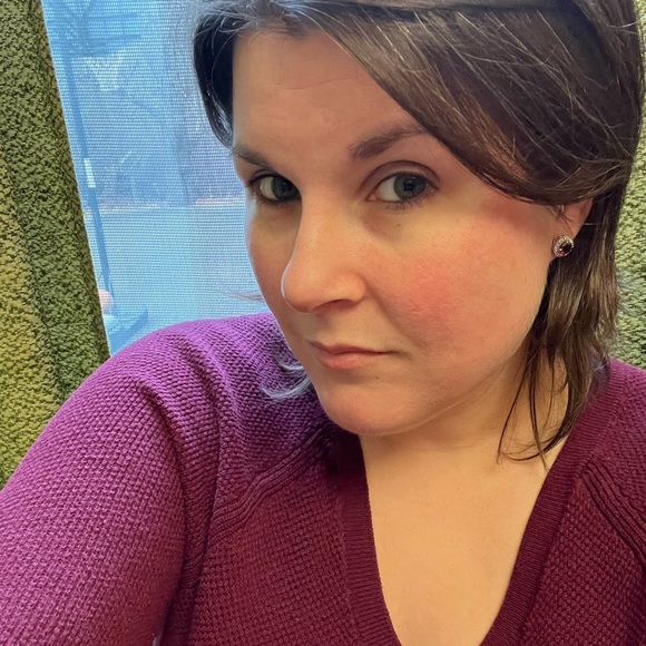 Meet your Posher, Jessica - Picture 2 of 6